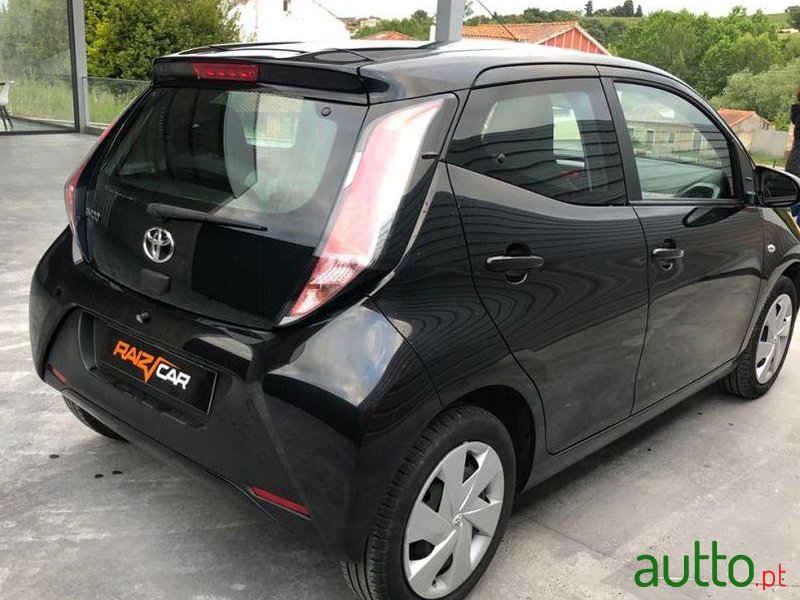 2017' Toyota Aygo photo #2