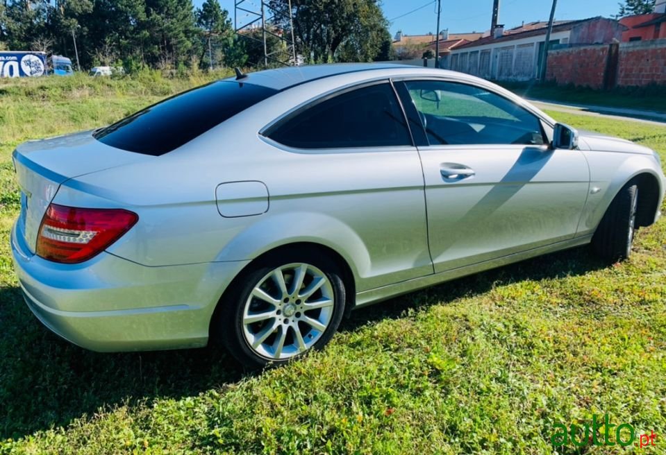 2012' Mercedes-Benz C-220 photo #2