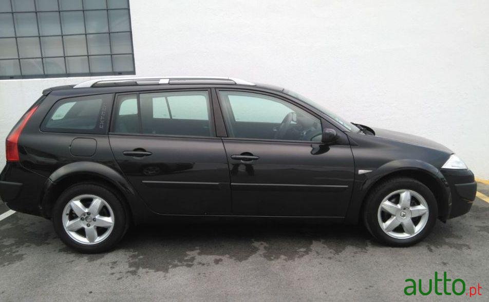 2008' Renault Megane Break photo #2