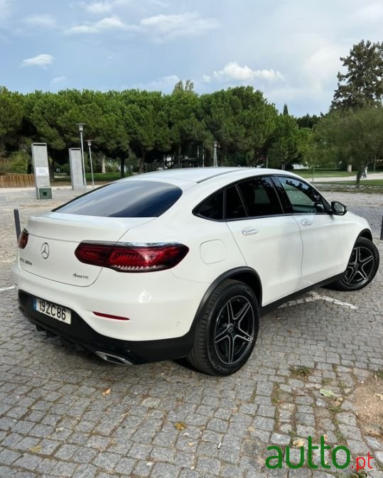 2019' Mercedes-Benz GLC 300 photo #2