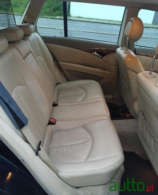 2004' Mercedes-Benz E-320 photo #5