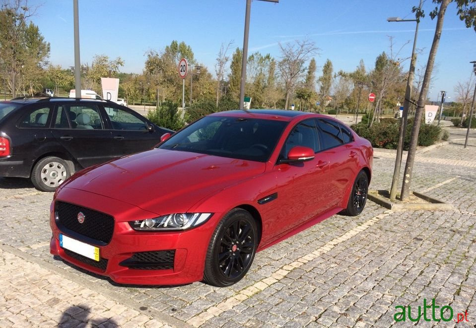 2015' Jaguar Xe photo #1