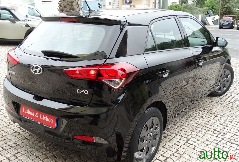 2017' Hyundai i20 photo #3