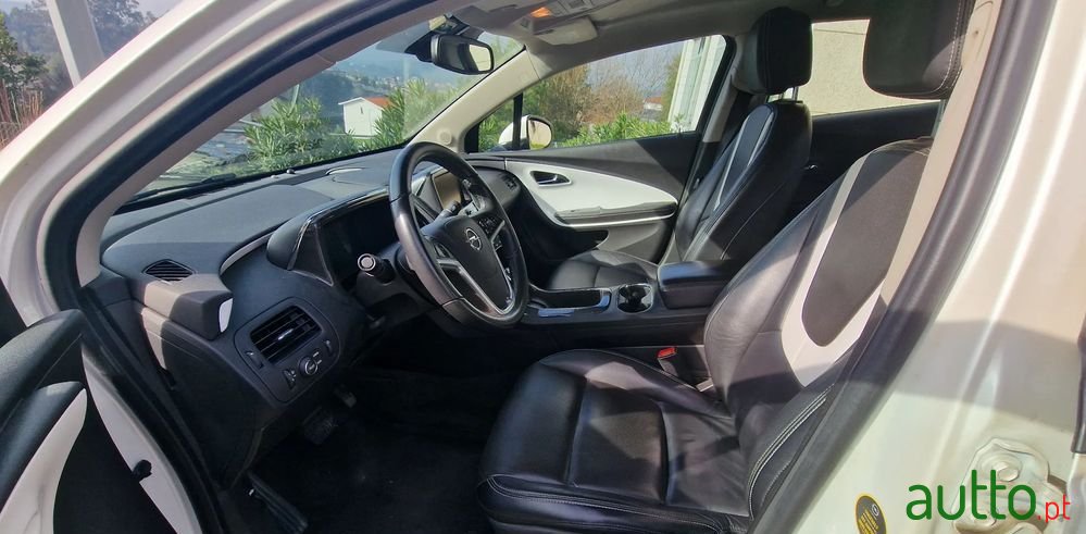 2012' Opel Ampera photo #6