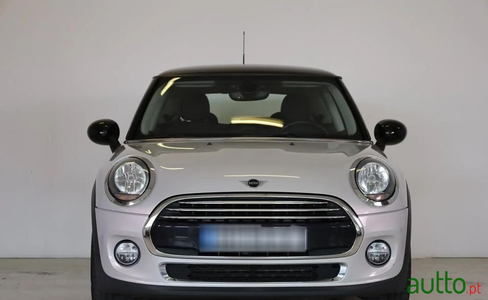 2018' MINI Cooper D 3 Portas photo #2