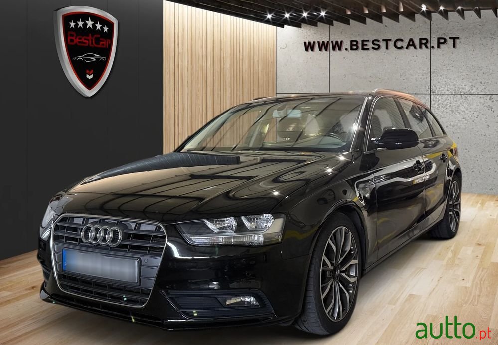 2015' Audi A4 Avant photo #1