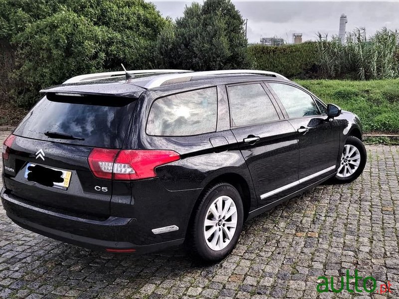 2011' Citroen C5 Tourer photo #4