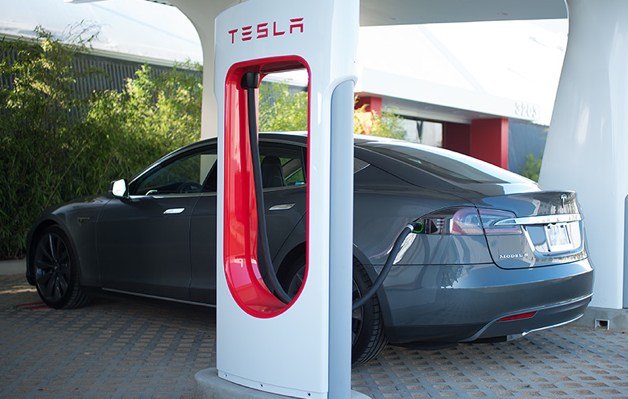 Tesla chega ao Algarve em julho