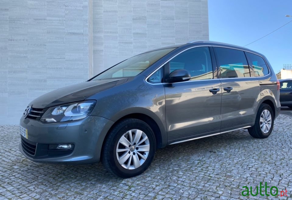 2010' Volkswagen Sharan photo #1