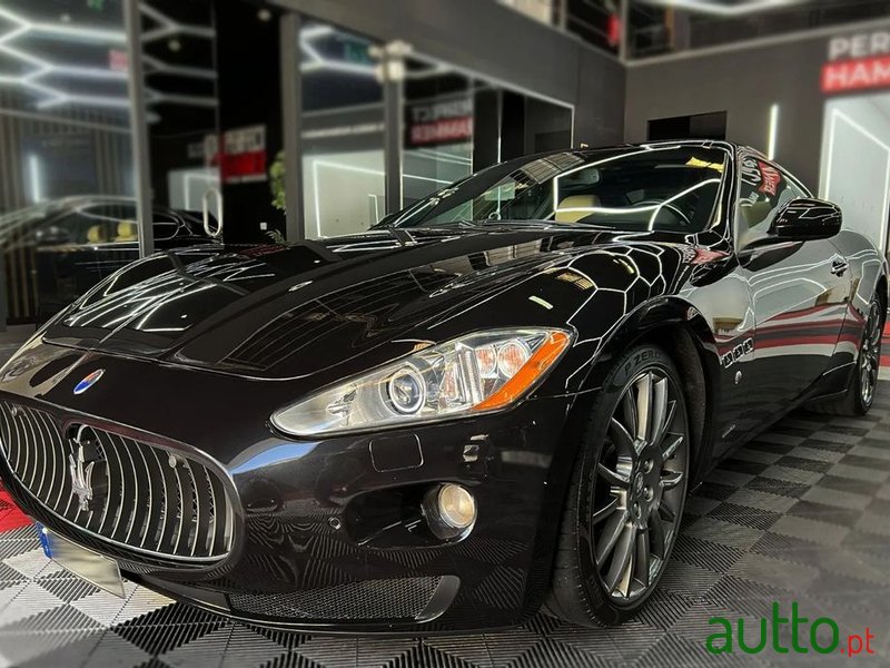 2009' Maserati GranTurismo photo #3