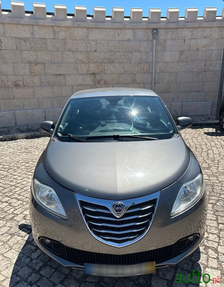 2013' Lancia Ypsilon 1.2 S&S Gold photo #2