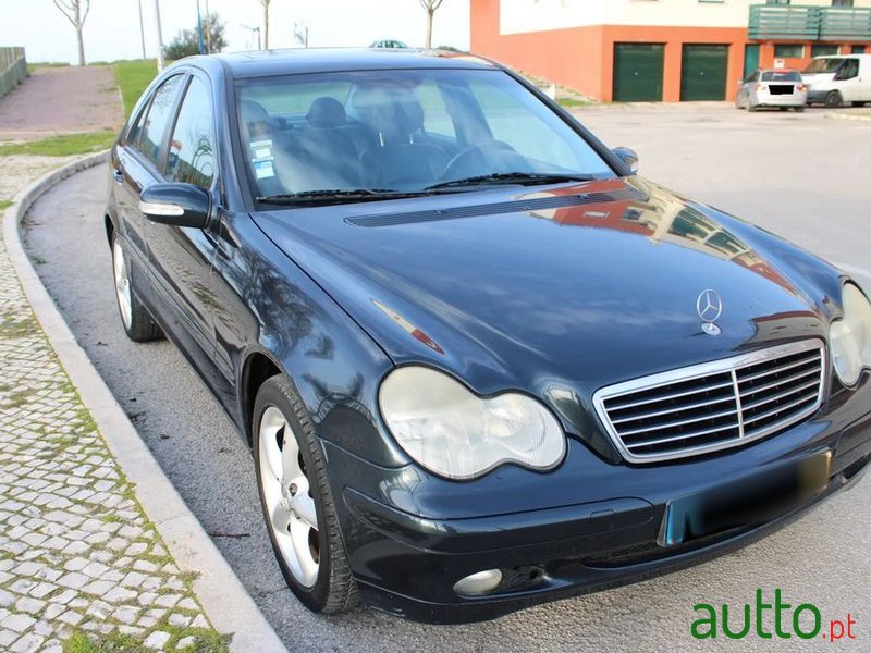 2002' Mercedes-Benz C 220 photo #5