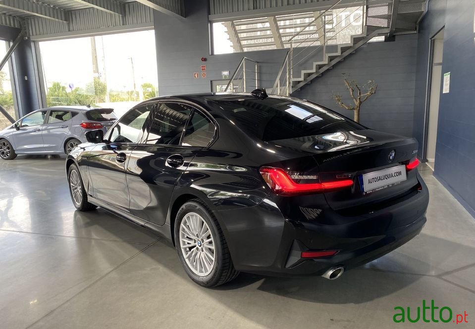 2021' BMW 320 photo #3