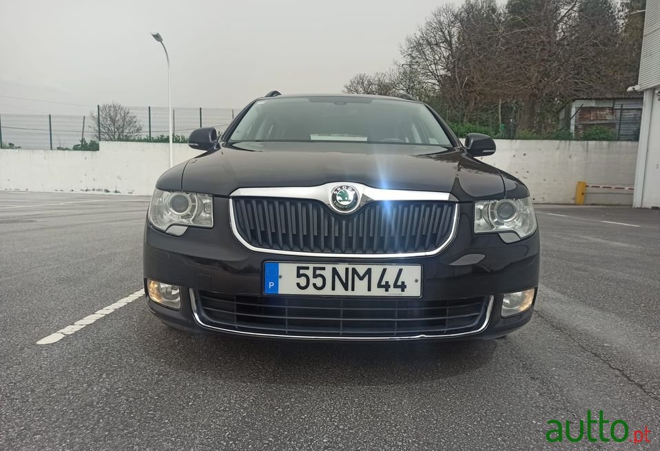 2013' Skoda Superb Break photo #1