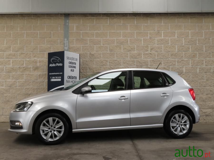 2017' Volkswagen Polo photo #2