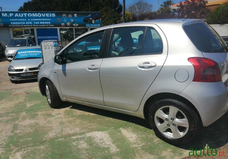 2007' Toyota Yaris photo #2