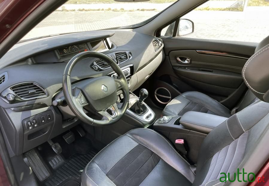 2013' Renault Grand Scenic photo #6