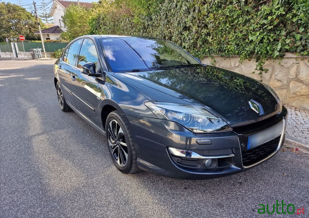 2014' Renault Laguna photo #2