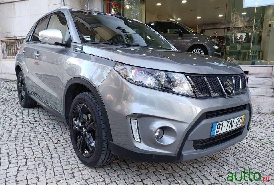 2017' Suzuki Vitara photo #3