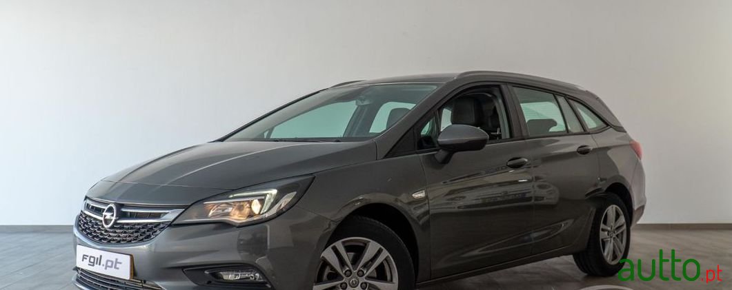 2017' Opel Astra Sports Tourer photo #2