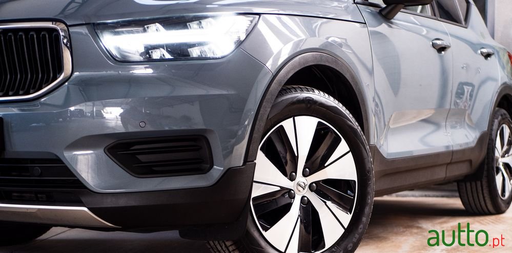 2020' Volvo Xc 40 2.0 D3 Momentum Plus photo #2