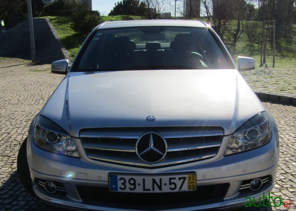 2011' Mercedes-Benz C-220 photo #4