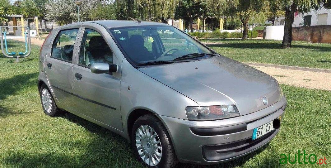 2002' Fiat Punto 1.2 16V Hlx 5P photo #2