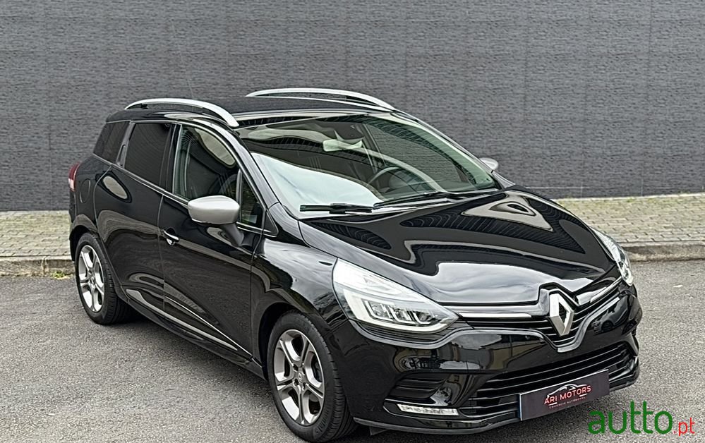 2016' Renault Clio Sport Tourer photo #1