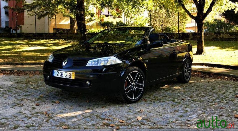 2005' Renault Megane Privilège photo #3