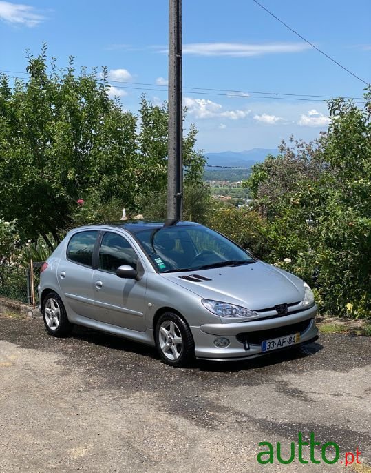 2005' Peugeot 206 photo #2