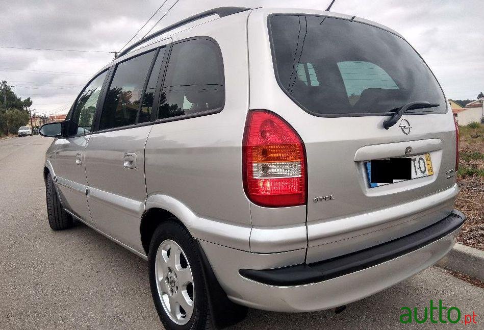 2002' Opel Zafira photo #1