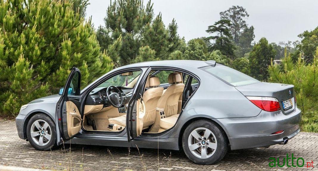 2008' BMW 520 photo #2