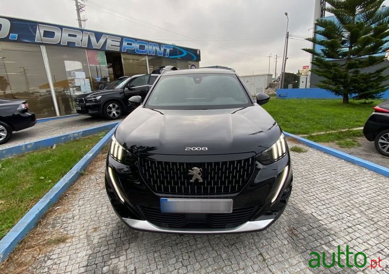 2021' Peugeot 2008 1.2 Puretech Gt photo #2