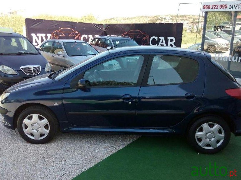 2003' Peugeot 206 1.1 photo #2