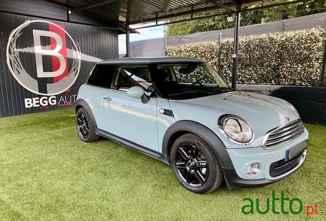 2013' MINI Cooper photo #1