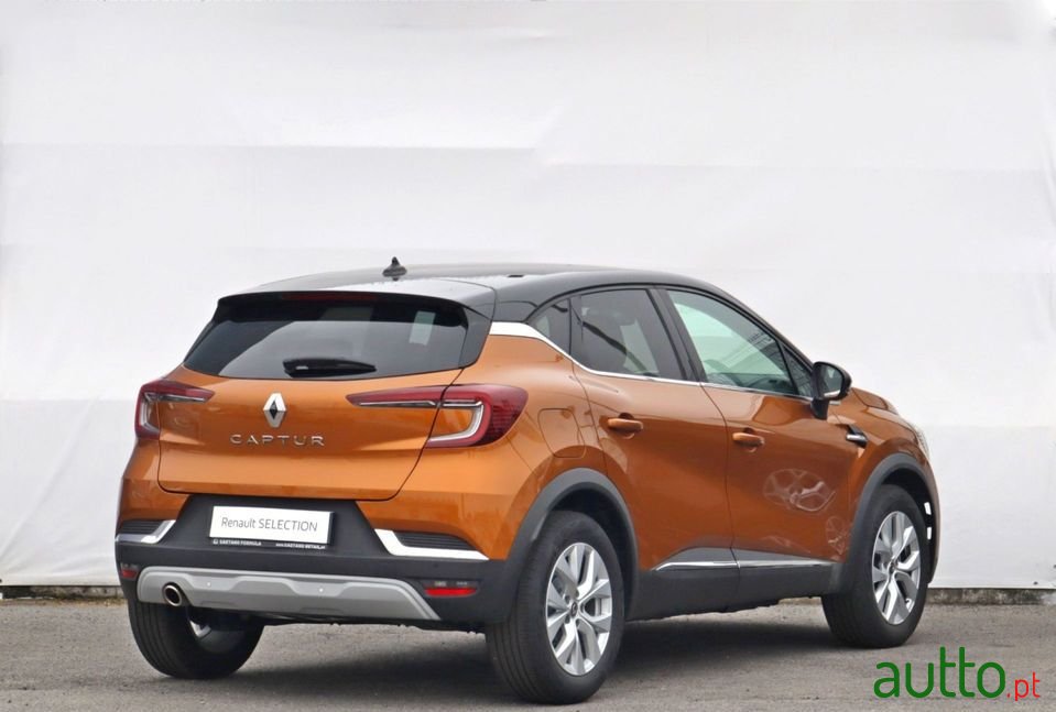 2021' Renault Captur photo #5
