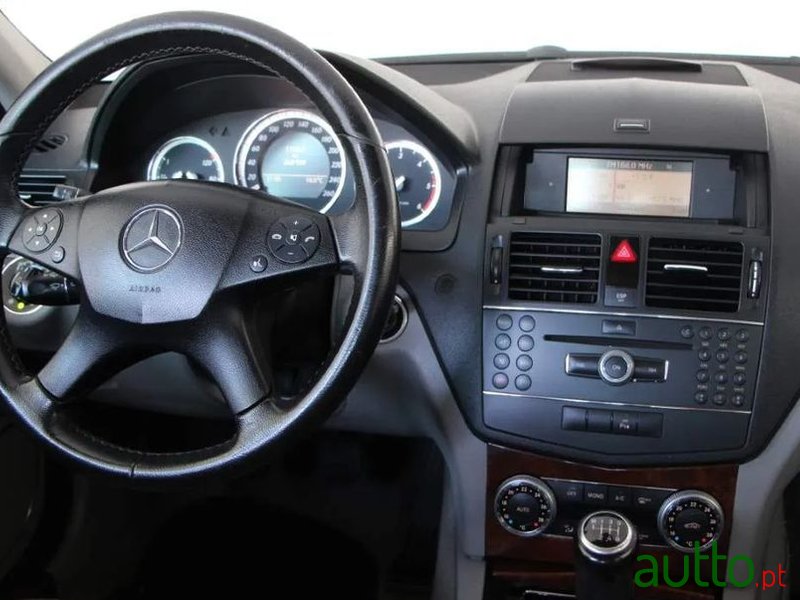 2008' Mercedes-Benz C 200 photo #2