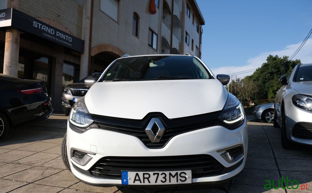 2018' Renault Clio Sport Tourer photo #2