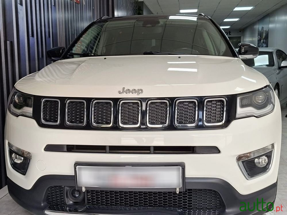 2019' Jeep Compass photo #2