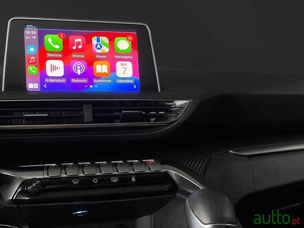 2020' Peugeot 3008 photo #6