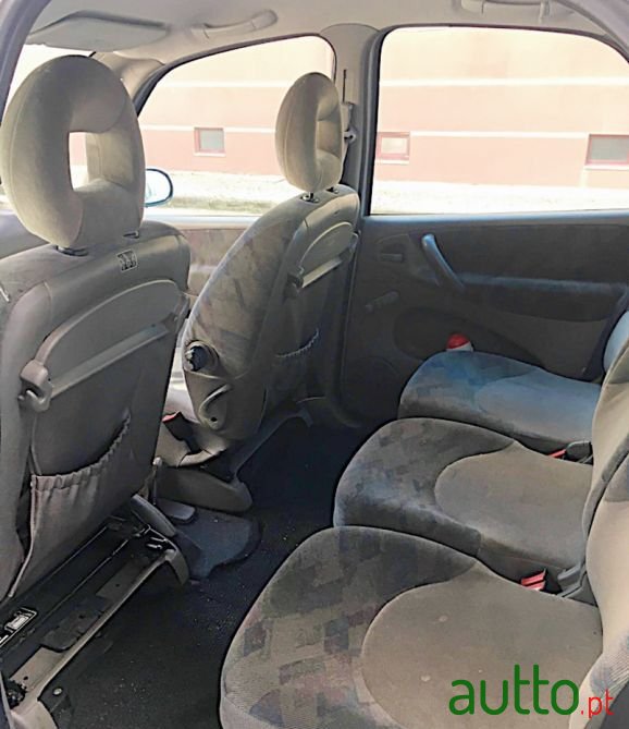 2001' Citroen Xsara Picasso photo #4