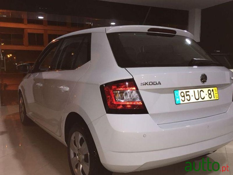 2016' Skoda Fabia 1.2 Tsi Ambition photo #2