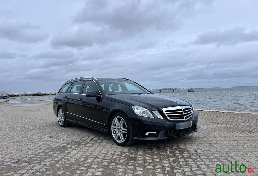 2010' Mercedes-Benz E 250 photo #5