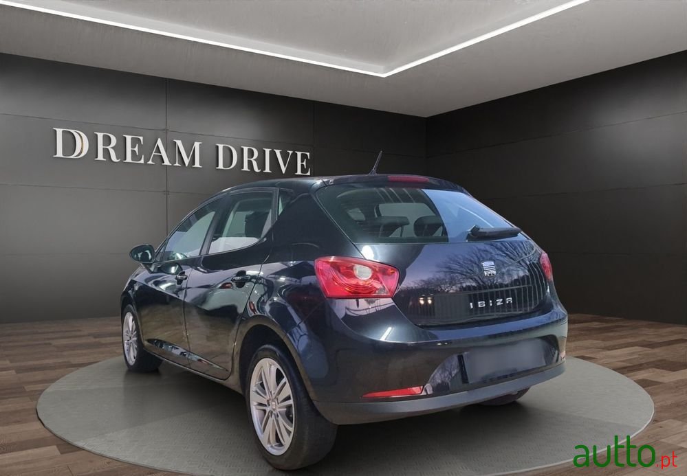 2011' SEAT Ibiza photo #6