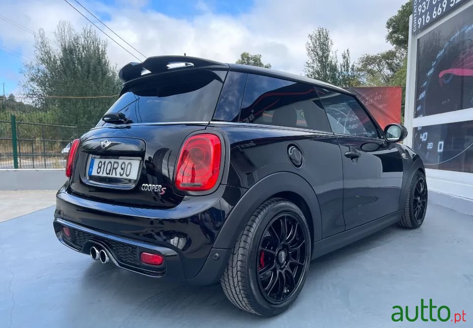 2015' MINI Cooper photo #6