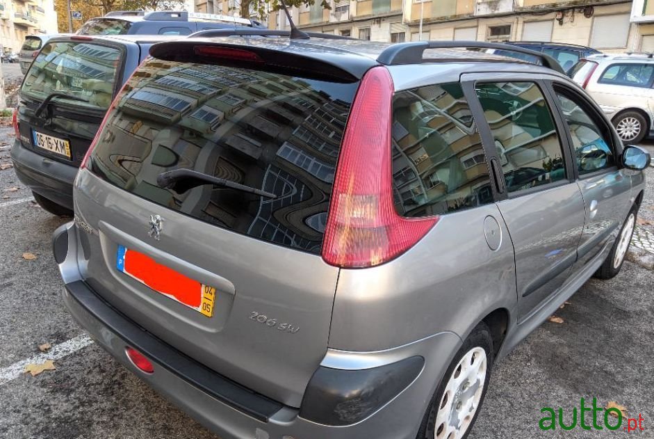2004' Peugeot 206 Sw photo #1