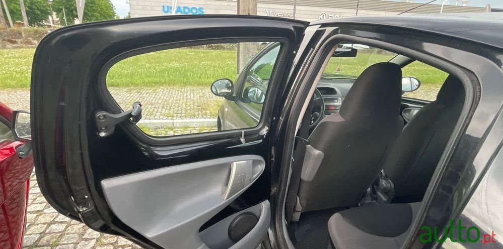 2007' Toyota Aygo photo #5