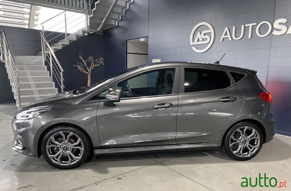 2021' Ford Fiesta photo #2