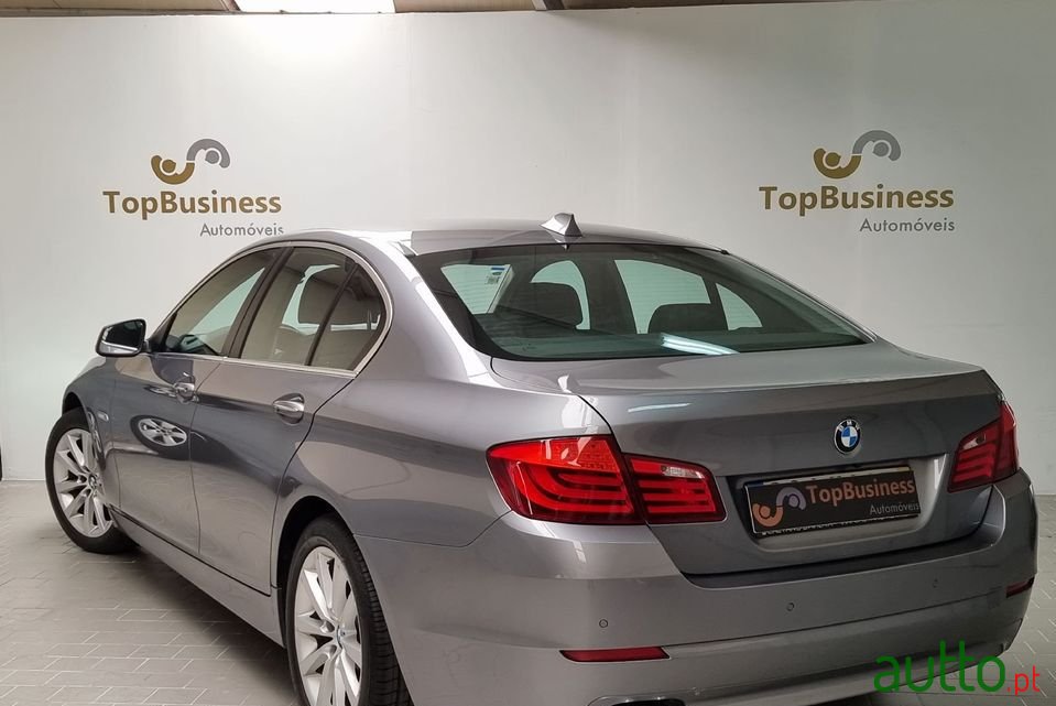 2012' BMW 525 photo #5