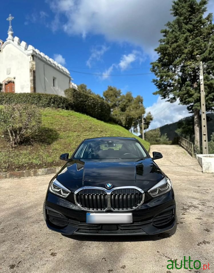 2020' BMW 116 D Advantage photo #2